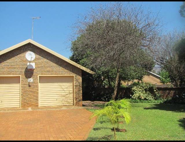 3 BEDROOM PROPERTY TO RENT IN CHROOM PARK